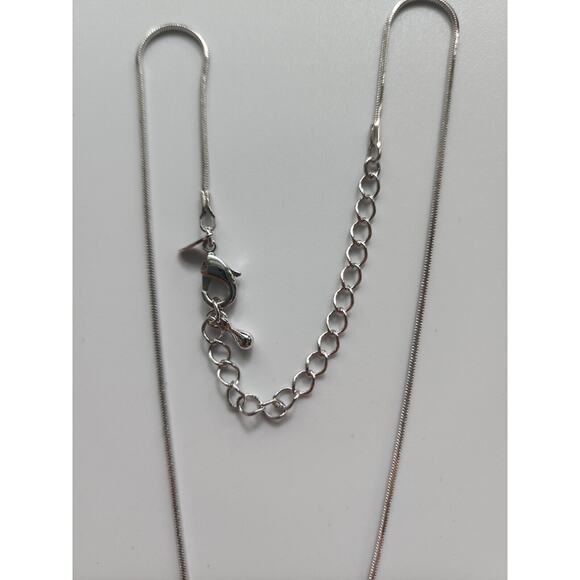 Avon Pearlesque and Crystal Gift Set Clip on Earrings & Necklace in Box /24 - Picture 5 of 7